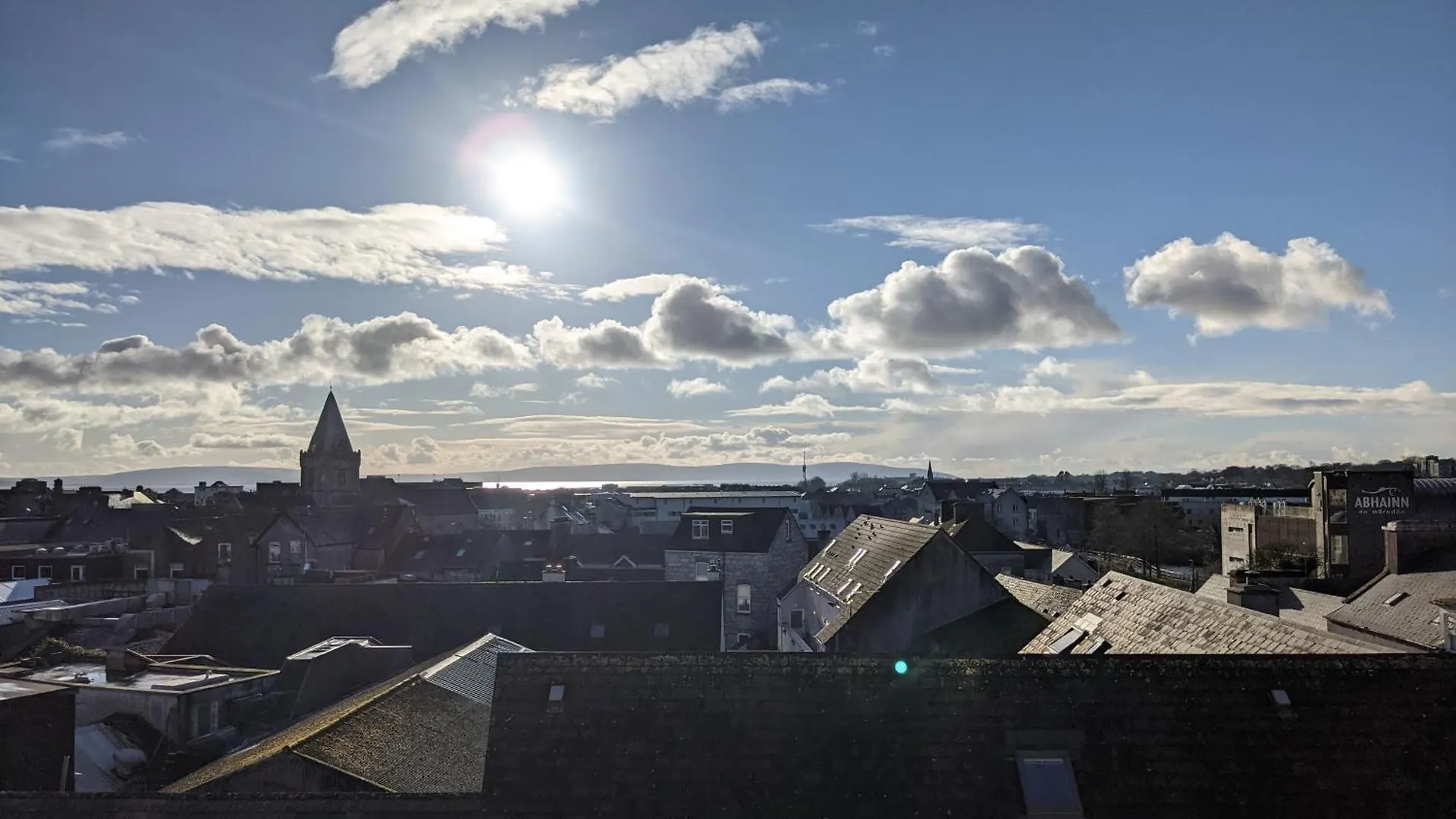 Heart Of City Centre Stunning View Galway