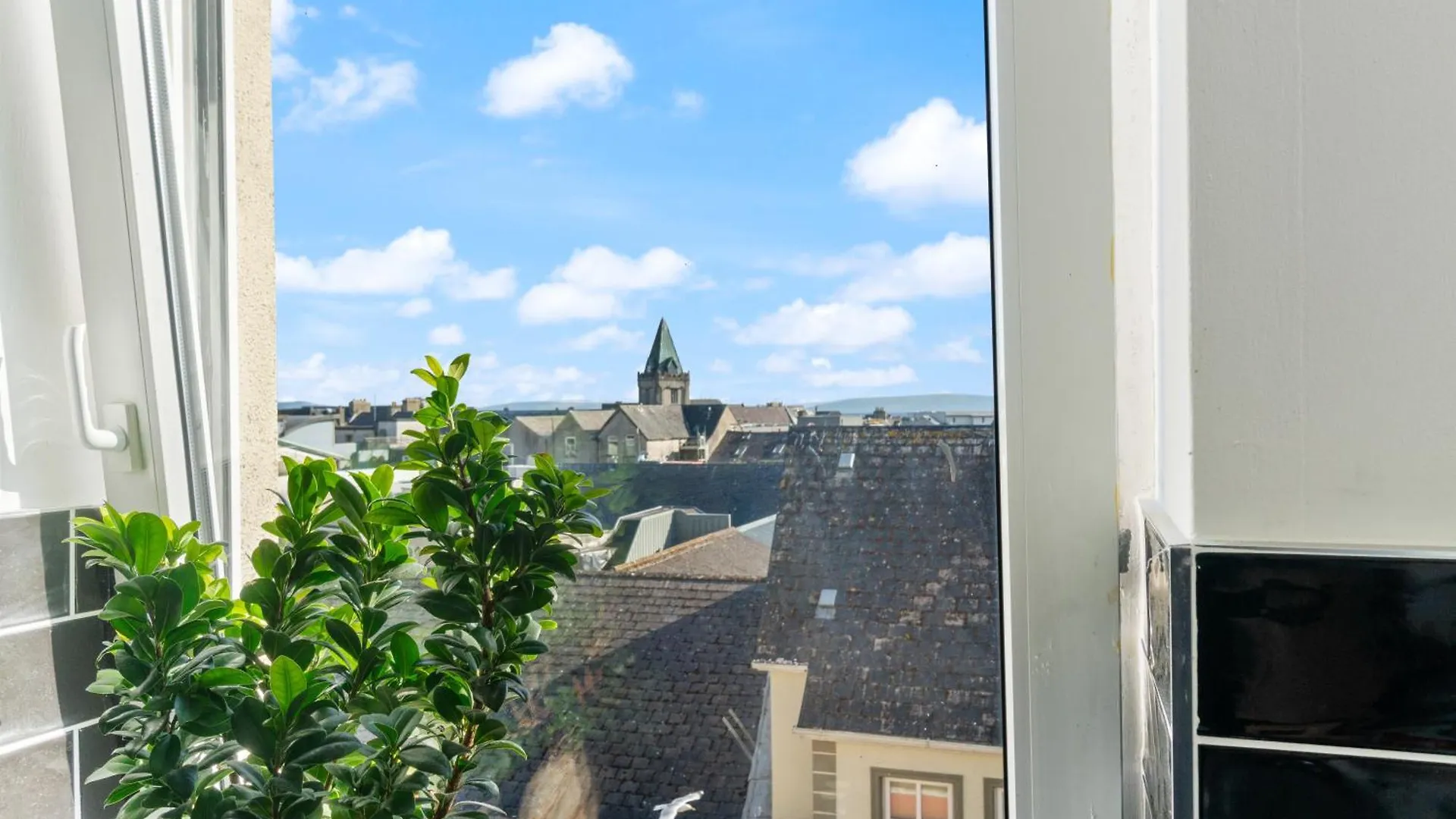 Homestay Heart Of City Centre Stunning View Galway