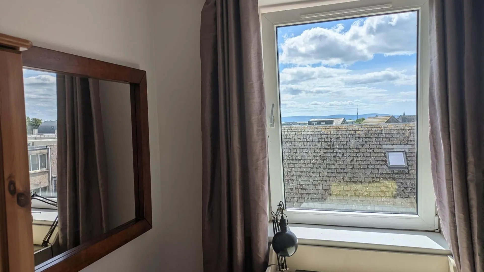 Heart Of City Centre Stunning View Galway Homestay